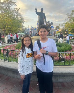 Angelee Vera Instagram - I’m so grateful for moments like this. Thank you all for your support!!!!!🥰🥰🥰🥰🥰🥰