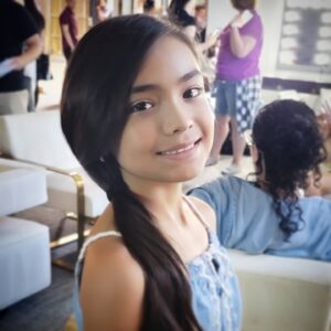 Angelee Vera Instagram - So You See... Let your smile change the world, but don't let the world change your smile. 
.
#soyousee #dharmann #dharmannstudios #dharmannfam #smile #youngactress #smiling #blessed  #burbank #losangeles #8yearsold #studio #actor #viral #angeleemerikvera #angeleeverafanpage #angeleevera @dhar.mann @ya