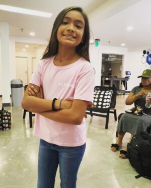 Angelee Vera Instagram - Just got out of work 😁 #dharmann #work #withfriendsatwork