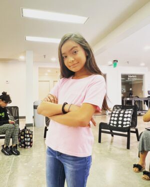 Angelee Vera Instagram - Just got out of work 😁 #dharmann #work #withfriendsatwork