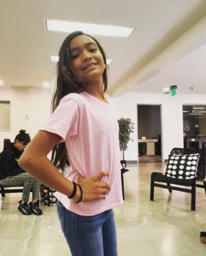 Angelee Vera Instagram - Just got out of work 😁 #dharmann #work #withfriendsatwork