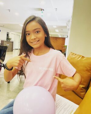Angelee Vera Instagram - Just got out of work 😁 #dharmann #work #withfriendsatwork