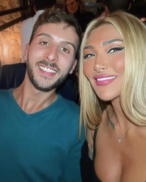 Angeliki Iliadi Instagram - My friends my family ❤️ @babis_biblis @valiagriva @tasosxiarcho @emiliavodos @ioannis_poulakos  #friends #love #life #family #joy #happiness #moments #hermanitos