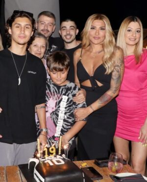 Angeliki Iliadi Instagram - Everything I do…I do it for you ❤️ love you guys 💙💙
#family #happiness #myboys #mylife #thefuture #life #familylife 
Special thanks to @candy_cat_patisserie1 @elizabeth_candycat for making us happy every single time with her amazing cakes ❤️💫