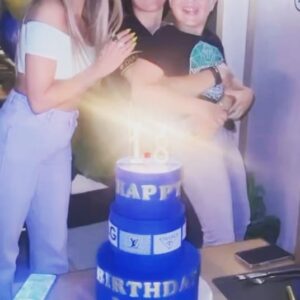 Angeliki Iliadi Instagram - Το μωρό μου έγινε 18 😍🤦‍♀️😎😭😌❤️🤧 @babis_laza 🫵 Σε αγαπώ τόσο πολύ…προχώρησε…ξερεις εσυ…όλη η ζωή είναι μπροστά σου…και εγώ πάντα δίπλα σου…η πρώτη πιο μεγάλη…πιο σημαντική στιγμή της ζωής μου όταν βγήκες απ τα σπλάχνα μου…και σε πήρα στην αγκαλιά μου 💗 Ο Θεουλης είναι μεγάλος…είπα!Ειμαι ευγνώμων για σένα και τον αδερφούλη σου💙 Όλα τα όνειρα σου θα γίνουν πραγματικότητα γιατί το αξίζεις!!!! Χιλιόχρονος καρδιά μου και πάντα χαμογελαστός!