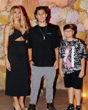 Angeliki Iliadi Instagram - Everything I do…I do it for you ❤️ love you guys 💙💙
#family #happiness #myboys #mylife #thefuture #life #familylife 
Special thanks to @candy_cat_patisserie1 @elizabeth_candycat for making us happy every single time with her amazing cakes ❤️💫