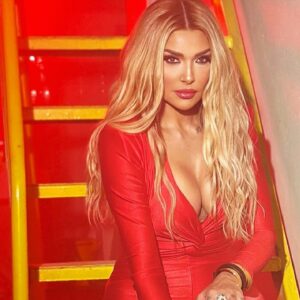Angeliki Iliadi Instagram - Behind the scenes new music video “Magissa” #new #musicvideo #hot #hit #magissa @tasosxiarcho 💥