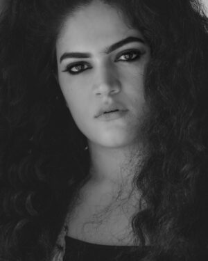 Angelina Lysen Instagram - ✨✨🖤
Photography by @urstrulymaheshwar_here 
Make-up  by @ajayanmakeupartist 
Costume by  @j7westerns 
.
.
. 
#photographylovers #photography #photo #blackandwhite #loveit #reels #reelitfeelit #reelit #reelitfeelit❤️❤️#black #blackclover