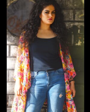 Angelina Lysen Instagram - Rise & shine ✨✨🌸

Makeup : @ajayanmakeupartist 
Photography : @urstrulymaheshwar_here 
.
.
.
#photo #reelitfeelit #photoinstagram #reels #happy #💓#mood #instafashion #instapic #instamood #instalike #instafollow