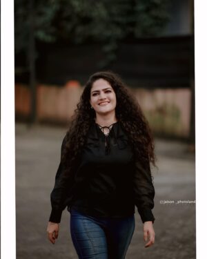Angelina Lysen Instagram - Be addicted to your Passion🦋🖤

📸:@jaisonphotolandphotograph 
.
.
.
#photographylovers #black #reelitfeelit #reelinstagram #blacklove #be #📸 #🖤 #instafood #tamil #tamilcinema  #tamilmovie  #director #instafashion #instamood #instablackandwhite