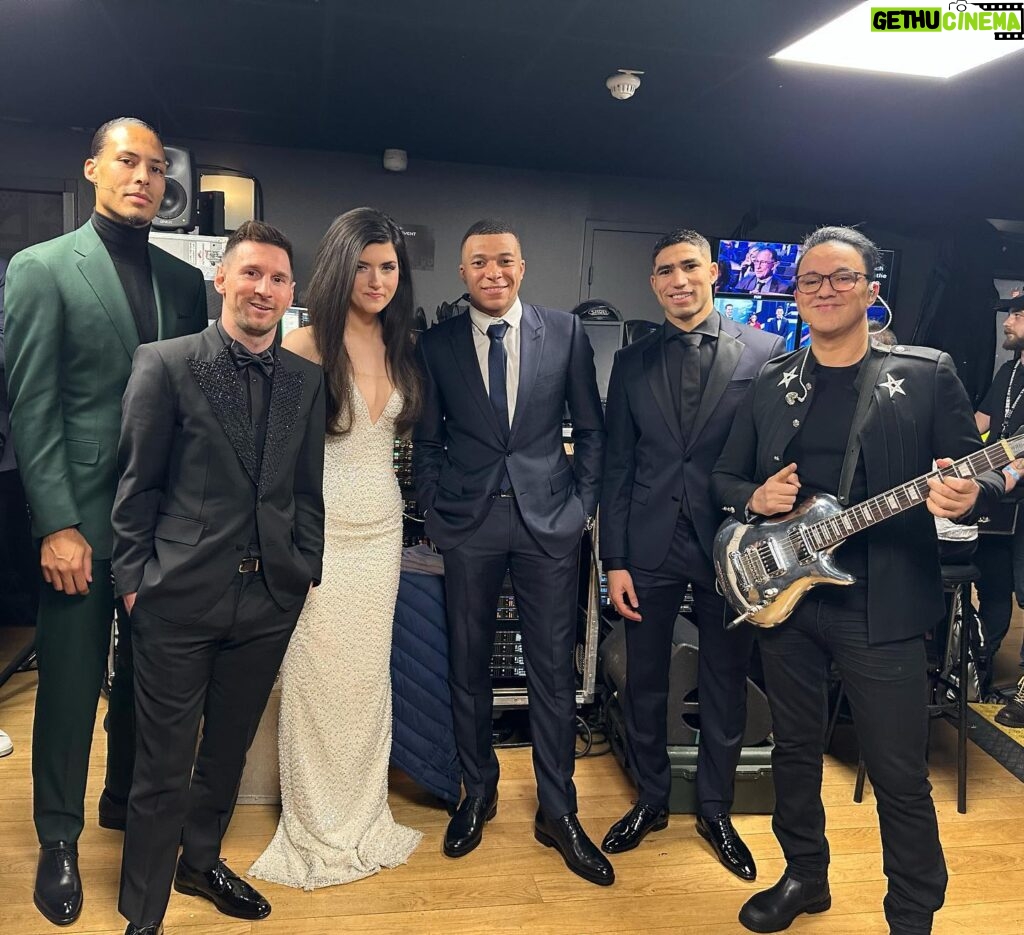 Angelina Jordan Instagram - Among legends of the legends! I am beyond blessed, to be able to perform in the same room for all the legends❤️thank you so much to the one and only @redone who I admire so much❤️🙏🏻 @leomessi congratulations on winning the worlds best football player🙌🏽 not only are you the best player in the world, but you are such an incredible person. I wanna thank you all for letting me do what I love the most, your guys mean the world to me. Thank you sm @fifaworldcup for having me❤️ #thebest #fifa