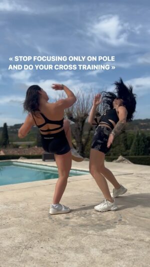 Angélique Mastio Instagram - I HAD TO JUMP ON THIS TREND 👀
.
.
Just a funny way to remind you to focus on what you do for yourself outside the studio. Coming everyday to do classes in definitely NOT what will make your better at it. 

However focusing your energy on cross training to elevate your skills in poledance is the KEY for success and longevity 🩷

Tag your pole buddy who will never stop taking classes but should start thinking about adding cross training to unlock their potential 🔐 

👇🏻👇🏻👇🏻
@angelique.njoff 💃🏻

#bluemonday #trend #poledance #poledancer #poledancenation #poledancemotivation #crosstraining #foryou