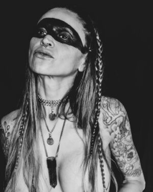 Angie Rae Instagram - Ｇ • Ｒ • Ｉ • Ｔ

Still gritty after all these years...🖤

((there are more and uncensored versions on my OF🙃🙃🙃))
.
.
.
.
.
.
.
.

@suicidegirls #bullysuicide #suicidegirls #altmodel #inkedgirls #inked #selfportrait #tattoos @inkedmag @thetattooloverz #tattooed #420 #bw #grit