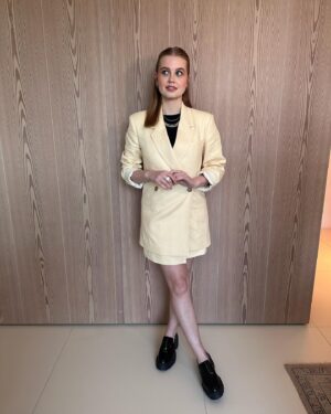 Angourie Rice Instagram - last night at the @televisionacad! thank you to the fabulous team: 

hair: @rena.calhoun 
makeup: @katrinakleinmakeup 
styling: @msjordanjohnson 
suit: @aninebingofficial 
shoes: @stuartweitzman 
jewellery: @margosiegelpr