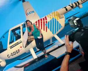 Anick Dumontet Instagram - Flashback il y a 18 ans! A @salutbonjourofficiel l’époque où nous avions un hélicoptère! My God on était big! 😜 🚁 J’avais 34 ans… 😳
