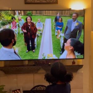 Aniela Gumbs Instagram - Season17 #greysanatomy  #Zola #anielagumbs  what’s happening? @greysabc  #tgit Great season so grateful #fun #fit #happy #pandemic #brokewedding  #merderskid #cast #cute #season17finale  #loveyou  #thankful #like #comment #follow Thank you for all your support 💓