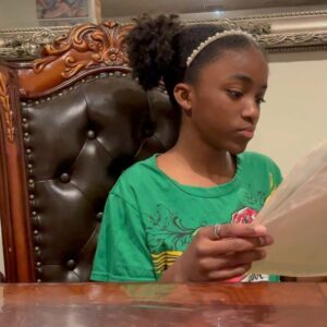 Aniela Gumbs Instagram - Happy St Patrick’s Day #tgit  Greys Anatomy tonight I hope you watching! #bestshowever #lovetoact #childactor #zola  #teen #cute #fit #smart #anielagumbs #pandemic #honorstudent #honorroll @greysabc #like #comment #followplease  #love