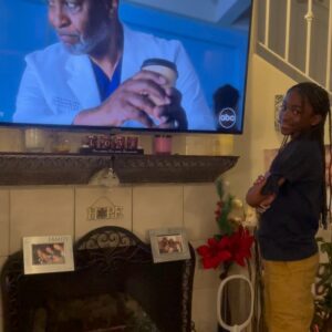 Aniela Gumbs Instagram - 400th episode Greys Anatomy @greysabc  #tgit #zola  #anielagumbs #season18  #lovemyjob #childactor #like #comment #follow #love