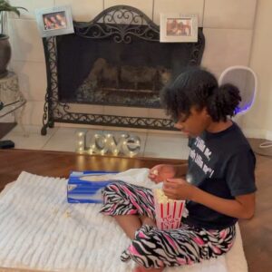 Aniela Gumbs Instagram - GREYS is on tonight @greysabc #ItsGonBeGood #tgit #Zola #MerDer #McDreamysKid #GuestStar #actor #fit #fun #star #like #instagram #comment #fans @ddokids #ddokids #funny #cute @shondarhimes #Anielagumbs @ellenpompeo  @therealjamespickens @therealdebbieallen #follow #love #earthday #greysanatomy #ZolaTissue