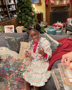 Aniela Gumbs Instagram - Greys Anatomy set life…. I love this acting thing 🎬 #actress #funny #cute #casting @greysabc #Zola #McDreamysdaughter #merskid #christmaslights #tvshow #growingup #season18 #anielagumbs #thankfulgratefulandblessed #like #comment #love #followme