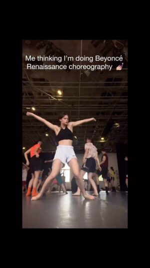 Anika C. McFall Instagram - In my head I do much better on Foenem 💯

@renaissanceworldtour_ @renaissanceworldtourdancers  #beyonce #renaissanceworldtour