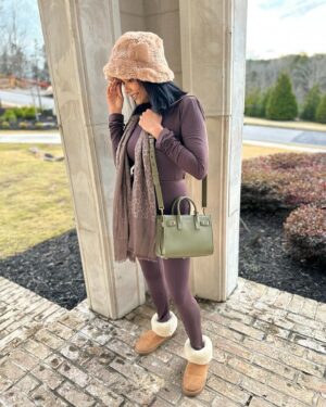 Anila Sajja Instagram - When in doubt? 👜 it out! @ysl @normakamali 

#Married2Med #AnilaSajja