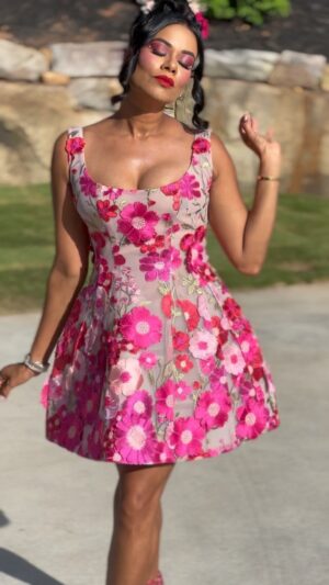 Anila Sajja Instagram - Live life in full BLOOM! 🌸🌺🌸🌺 #medgala #enchantedgarden 
.
Dress: @bronxandbanco x @revolve 
Heels: @renecaovilla 
Styled: @ryanisstyle 
Hair: @mobile_chix 
Mua: @mua_jyoti 
.
#anilasajja #contentcreator #atlantainfluencer #atlinfluencers #southasianinfluencer #floraldress #floraltrends #fashiongram #drkiransajjamd #married2med