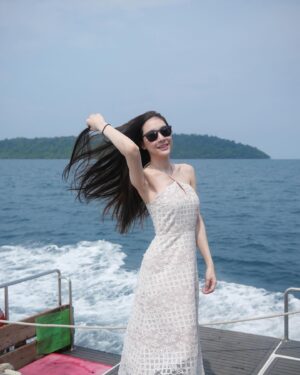 Anis Suwit Instagram - เรือเร็ว เร็วจนผมปลิว 🚢🌺😚 @seudamgo