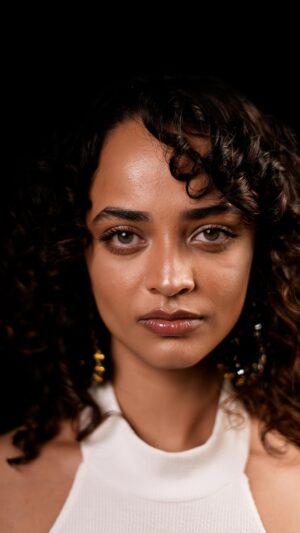 Anjali Sivaraman Instagram - Unlock Rihanna’s @fentybeauty Face makeup routine - now on @mynykaa! ✨

Discover the secrets behind Rihanna’s radiant glam with these 4 simple steps:
1️⃣ Start with Pro Filt’r Soft Matte Longwear Foundation in shade ‘290’ for a flawless base.
2️⃣ Sculpt and define your features with Match Stix Contour Skinstick in ‘Amber’.
3️⃣ Achieve a luminous glow with Killawatt Freestyle Highlighter in the shade _
4️⃣ Seal the deal with Invisimatte Blotting Powder for a lasting, invisible finish.

Complete your look with Fenty Gloss Bombs for irresistible lips!

Experience the iconic Fenty glow today! Shop now at the Nykaa Cross Border store! 💋

#Ad #FentyOnNykaa #NykaaXFenty #FentyBeauty #FentyFace #beauty #makeup