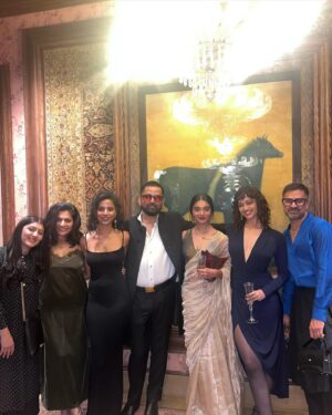 Anjali Sivaraman Instagram - All smiles at last night’s launch of @sabyasachiofficial x @esteelauder 
Always have the loveliest time with the Sabyasachi fam ❤️❤️❤️ it was so nice to see and catch up with everyone. Thanks so much for having me 🥰