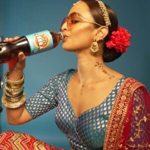 Anjali Sivaraman Instagram - Unveiling the magic behind Bisleri Spyci Jeera! Here’s a sneak peek into the masala maar ke moments with @anjalisivaraman (me ✨️) 

#Bisleri #BisleriSpyciJeera #SpyciJeera #MasalaMaarKe