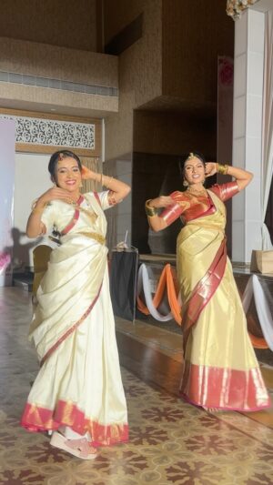 Anjana Srinivas Instagram - 💃🏻💃🏻
.
#aashikagowda #anjanasrinivas #barsore