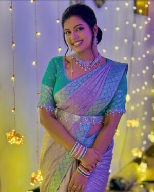 Anjana Srinivas Instagram - 🥰🥰

Saree& blouse: @syuthi_designerstudio 
Jewellery: @rentinstinct 
Hairstyle: @surakshitha795 
Pc: @kaavya.shastry 😘