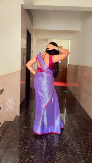 Anjana Srinivas Instagram - 💜
#tamilsongs #tamiltreding #sareelove #purple💜 #vamadhurai #jigirthanda #masssongs #instagram #reelsinstagram