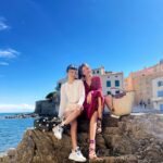 Anjaylia Chan Instagram - 感謝藍天、陽光、白雲和Saint Tropez 的美。☀️☁️⛵️ 在這裡，每個角落都是一個電影場景🎞️ @longchamp #LongchampStTropez #LongchampSS24 #LongchampHK