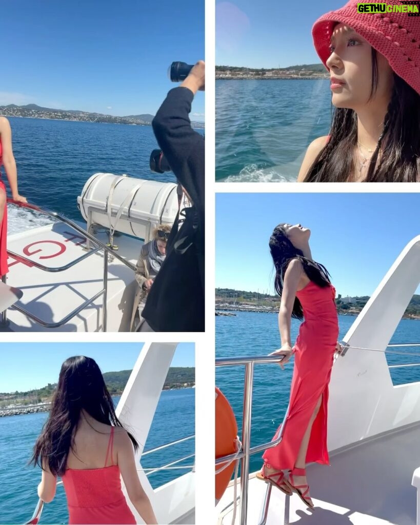 Anjaylia Chan Instagram - 和來自各地的美女們boat trip 🌊 大家一起拍拍拍📸 不知道大家有沒有留意到，其實很多人穿的都是同一件衣服。 只是不同的女生、不同的個性和特質，就穿出了不一樣的風格☀️ 每一次換裝後都很期待看大家怎麼去演繹自己的衣服。 同一道海岸線，總有不一樣的風景。 @longchamp #LongchampStTropez #LongchampSS24 #longchamphk