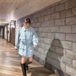 Anjaylia Chan Instagram - 有些人你覺得他不懂，甚至沒有禮貌。但其實不是他不懂，也不是他沒有。只是他覺得你不配他對你禮貌。轉個頭，換成是面對別人，你就會發現他有另一副嘴臉了。 對那種人呀，就別在意。笑一笑就好。也不需要特意收起你的禮貌。 因為，他就不配你動氣，也不值得你收起自己的修養。 . Wardrobe : one piece @Isabemarant @imaginexgroup Boots @claudiepierlot Styling @june___chow Hair @jamieleehair ; make up @meeganmakeup