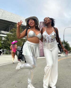 Anjelika Washington Instagram - DON’T MY GIRLS LOOKS SO YUMMY YUMMY😋🤩❤️‍🔥🩶🪩🤍💃🏾🐝🐝🐝🐝🐝🐝🐝