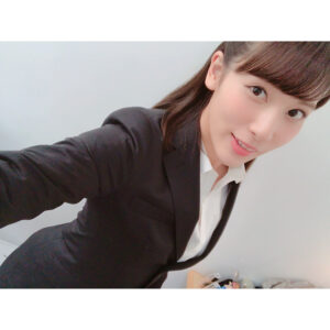 Anju Inami Instagram - おこんばんはっ
．
明日は、いよいよ
私 伊波杏樹の初単独イベント
「Le merveilleux VOYAGE」の日。
．
ブログりも完了！
見てくれたら嬉しいでっす！
．
素敵な一日にするんだっ
．
にしたってすごい緊張だ。笑
ブロマイド撮影の時は
緊張のき の字もないね。笑
いいことだ。
明日もこれくらい力抜いて弾けよっ
#inamianju #saturday #メルボヤ
#初 #単独イベント #オフショット #明日