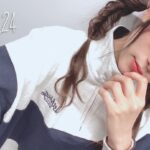 Anju Inami Instagram - 珍しくこんな時間のいんすたさん。 ． たまにはいいやねっ ． さて、みんな 元気に過ごしてますか？ ． ここ最近のわたしは、 MBSラジオ #アッパレ173 を聴いてくれたリスナーさんなら知っていると思いますが( ˘ᵕ˘ )。 ． 🦷ラスト親知らずを抜いたため、 頬袋いっぱいに 木の実をつめたリス🐿みたいになって 痛みに耐えながら収録やらお仕事をこなしてました…。 ． やっと落ち着いてきて 明日の生放送には笑顔をお届け出来るかと。(; ´ᵕ` )笑 ． まだちょっとリスさんだったら笑ってくれ。頼む。( ˙˘˙ ) ． とはいえ元気なのでねっ みんなもお身体を大切に、健康で！ 12月のイベント達を 思いっきり楽しんで過ごそうね︎🫶🏻。 ． そのために 日々頑張ってるからね💪🏻⋆͛ ． そんな中、 来年1月に控える朗読劇 #白骨船長 に続いて 新たに来年のびっくりなお知らせが舞い込む予感。 ． …どきどき。🕊 #inamianju