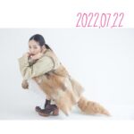 Anju Inami Instagram - こんばんはーーー！！！ ． いよいよ明日に迫った 単独ライブイベント『 Toi et Moi 』☎♡ ． 場当たり終わって すぐに、いんすたさんに取り掛かったもんだから テンションバキバキ。笑 絶対に楽しいイベントにっ！と意気込むばかりです。 ． いなみんたうんも、 私と一緒に 大きく前へ進むように〝Fly Out!!〟して リニューアル後、初となるイベント。 ． みんなとの距離を より感じられるような素敵な会場でした！ ． 明日、ここにみんなが居て 手を振ってくれて 笑顔でいっぱいに満ちて くらっぷ👏🏻してくれるんだって考えながら ステージに立っていたら 怖いもんなんてひとつもありませんでした。 ． みんなと思いっきり楽しみたい！と 心から思うからこそ 毎回恒例ではありますが…( `･ㅂ･)و ⚠️注意事項をいま一度再確認っ！！ ． ✍🏻ハンカチ、マスクを忘れずに！ └明日も、とても暑いことが予測されます☀️ 汗ふきシートなんかがあると より良いかもですね！ 替えのマスクもバックに忍ばせておきましょう！ ． ✍🏻距離感にお心遣いを…っ └ちょびっと！ ひとりひとりのその気持ちが 優しさになります。 物販などでお隣さんと近いかも！と感じたら 距離感、意識！で間隔を空けて下さると ありがたいです！ 頭の片隅に。気付いた時にっ でいいのでお願い申し上げます👍🏻❤️ ． ✍🏻ジャンプだめー(乂･ω･) └こちらもいつも通り！ 1月のライブの時と同様、 気をつけることも多いかと思いますが 併せてお願い致しますm(__)m ． ✍🏻会場物販はデジタル整理券を！ └公式サイトからのご案内通りとなります！ 事前のご確認の程よろしくお願い致します( ˘ᵕ˘ ) ． ✍🏻身分証明書などの忘れ物にはご注意…！ └ 会場入れないぃぃい！！！や 万が一の体調のことがあるかも知れません。 必ず持参の上！イベントへご参加ください🌷 ． ✍🏻水分補給で休息をっ └物販待機列や、イベント会場は もちろん空調管理が行われておりますが、 知らずのうちに🚰水分不足になっている！ なんてことがあるかもしれません。 蓋付き飲料の持ち込みで こまめな給水を心掛けてくださいねっ🌱 ． ✍🏻愛と想いやりを大切に。 └ 今回は〝滑舌〟も忘れずに…！ なんて生配信でお話してましたが。笑 まず第一に、このふたつです。 前後左右のいな民の方へのお気遣い🕊 これがなくっちゃ 私のイベントは成り立たない!!と思うくらいに 大切にしていることです。 どうぞよろしくお願い致します( ˶ˊᵕˋ) ． それでは、 明日！会場でお会いしましょう！！🦊 ． #inamianju #toi_et_moi