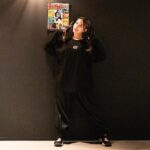 Anju Inami Instagram - みんな、おこんです…っ！🦊 ． さぁ！！！！ 伊波杏樹 東名阪TOUR 『Re merveilleux VOYAGE』 ラスト公演！！東京ぉぉおおおおお！！！ ． とうとう明日となりました。 ． 持ち物チェック大丈夫ー？？(´˘`) チケット持った…？🎫 笑 🔌携帯の充電ばっちし？？ ⚠️注意事項はしっかりと読んだかなっ？？ 水分補給も忘れずにね！！ ． なんだかふと、振り返ってみると。 ． 名古屋公演では 🏙レーベル設立そして、💿1st single 発表 ． 大阪公演にて 伊波杏樹として初の既発4タイトルの 🎧サブスク解禁発表 ． 各地それぞれで いつも私を応援してくれている皆と 1歩ずつ、ひとつずつ 進み始める未来を噛み締めて来ました。 ． だから明日はきっと。 いちばん大きな夢への階段が わたしと、みんなの前に 現れるんだと思います。 ． 過去と未来を結ぶように込めたタイトル✎𓂃 ． 『Re merveilleux VOYAGE』 ． 東京にて大千穐楽…っ とびっきりの〝愛と想いやり〟で 私達の最強で最高な時間を刻みましょう！ 楽しみましょう！！ ． 明日！昼公演も！夜公演も！！ いっぱいの笑顔で会おうねっ🫧 #メルボヤ #TOKYO #大千穐楽