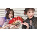 Anju Inami Instagram - おこん。 みんな元気にしてるかな( ˘ᵕ˘ ) ． #t7s Anniversary Liveから あっという間に1週間。 ． ちょっぴり。 いや、しっかり。#ナナシス LIVEロスです。笑 ． 『またいつか 必ずジェダとしてステージに立ちたい』 ． そう強く思えたのは、 ずっと待っていてくれた支配人さんや、 温かく迎えてくれて、 たくさんの愛ある言葉をくださった ナナシスの皆様がいたからこそだと感じています。 本当に、感謝しかなくって。 ． 彼女と出逢ってからの長い時間へ 想いを巡らせながら パフォーマンスや言葉のひとつ、ひとつを 噛み締めて歌い届けました。 ． あの日の自分は ジェダとして生きることに 全力で、夢中だったようにおもいます。 ． デビューシングル 〝Striking Diamond〟 彼女だけの、想いと心がつまった楽曲。 レコーディングした時から、ずっと大好きで。 彼女はなんて素直に 秘めていた心を歌うのだろうと ． ステージの上で歌って改めて感じました 本当にすごい。と ． まるで、 私とジェダの手を繋がせてくれるためにあるような、 そんな感覚。 ． 登場から頭の歌い出しまでの緊張も、 気付けば、どこかへ吹っ飛んで。笑 音に身を任せ思いっきり楽しんでました…っ ． Day.1 MCではソロ3人のトークでは はじめましてだったのに なんだか居心地の良い空間でした。笑 お二人共可愛くて、親切で頼もしくて 伊波は、ほんとに助けられました🥂𓈒𓏸◌ ． Day.2 はコドモ連合の皆さんとっ 私の靴が10cmヒールだったこともあり リアルに抱きしめたくなる距離感でした。笑 きゅんきゅんしたなぁ…優しい空間に あたたかさをたくさんもらいました⸝⸝⸝♡︎ ． そんな気持ちの中、ラスト全体曲の2曲では 幸せに包まれながら安心して パフォーマンスできて( ˙ ˙˵)♪ ． 支配人の皆様の前に その日の全メンバーがステージに並び 踊りや想いを揃えて、紡いでゆく。 ． ハルちゃんが言っていたように いろんな状況下の中、 それが出来ることは当たり前のことではなく すごくすごく幸せなことで。 本当に夢のような時間だったと いまでも鮮明に残っています…っ ． この1週間でも何度か思い出しては 笑顔になってましたし( ˶ˊᵕˋ) ． それくらい、大切で感謝溢れる時間でした。 ハルちゃんの背中、カッコよかったなぁ ． そして最後に 私をジェダとして仕上げてくれた 💄✨Hair Make．清水さん あのステージで 私が彼女と自由に生きる力を、 姿を支配人へ魅せることが出来たのは 紛れもなく、清水さんのおかげです。 私が色々アクティング出来るような 髪の遊びは残しつつ、 どんなに動いても崩れない！ 最強パーマ風スタイル。( `･ㅂ･)و ． 清水さんは、いつも自信のない私に あんちゃんなら大丈夫だよ！ 行っておいでっ！っていう 勇気と自信の力強い御守りを 私の顔と髪に授けてくれてる気がしてる。笑 〝ステージに立つため〟を一緒につくることが 本当に幸せだし大好き。 ． 👠¨̮ stylist. 大白 沙知さん はじめましてなのに、 とても親身になって寄り添って 素敵なお衣装に仕上げてくださいました！！ 靴や普段には珍しいパンツスタイルで 不安だった私へ 丁寧にヒアリングをしてくれたり 本番のTシャツも 両日違ったアレンジを施してくれて ジェダちゃんに似合うように 仕立ててくれていたんですっ めちゃくちゃ嬉しかったし、 初現場の中で本当に心強かった(´；ω；｀)。 ． すごく長くなっちゃったけど それだけ想い溢れる最高の時間を 過ごさせて頂きました。 ． 改めて、全ての皆様へ 大きな拍手と感謝を…！！！ ． また必ず( ˘ᵕ˘ ) 彼女とみんなに会えるその日までっ ． #t7s #ナナシス #ジェダ・ダイヤモンド #inamianju