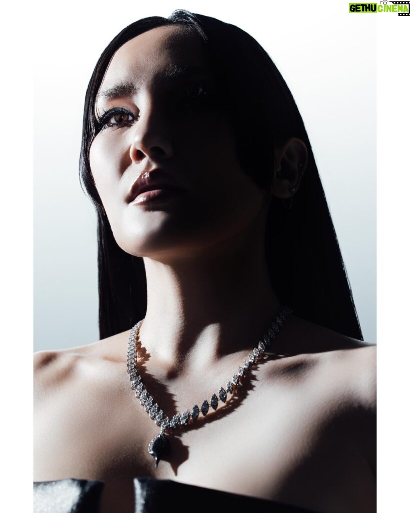 Ankhmaa Gankhuyag Instagram - Artist's Creative Collaboration👁️ Photographer @tumurbaatar Assistant Stylist @agaryoo Make-up @khuluushie Hair stylist @amuja_5 Set design Odko Art director @niima
