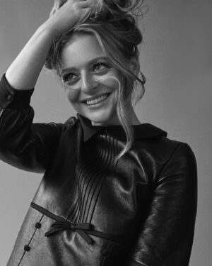 Anna Baryshnikov Instagram - how I always look and feel every single day mwah 🖤