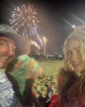 Anna Hutchison Instagram - Incredible start to the new year💫✨
Wishing all of you a beautiful 2024❤️