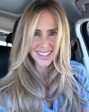 Anna Hutchison Instagram - GOOD MORNING! ☀️ 
It’s gonna be a fabulous day😝🥳
What are YOU excited about this week?💕