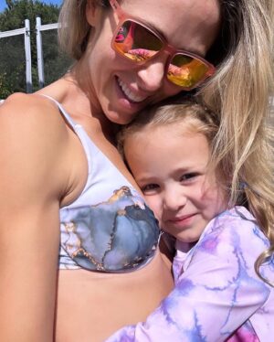 Anna Hutchison Instagram - My gorgeous girl💞💜💕