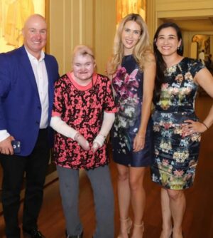 Anna Hutchison Instagram - Hey guys! This is Lisa🤩 She has #EB 🦋 She also has an epic sense of humor, an amazing outlook on life and STORIES😝 I’ve linked Lisa’s story in my bio. Please watch it. Lisa is such an inspiration. To all of you who have donated to @ebresearchaus , THANK YOU 😊 The research being done is helping gorgeous people like Lisa manage their EB. Your donations are making a difference ✨ And with your help we will #CureEB 💕 #ebawarenessweek