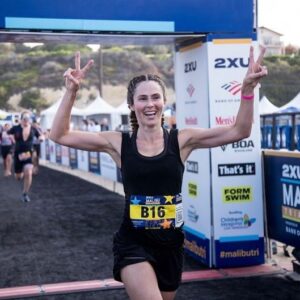 Anna Hutchison Instagram - Over $1,000,000 raised for @childrensla 😝 Thank YOU for supporting @malibutri ❤️